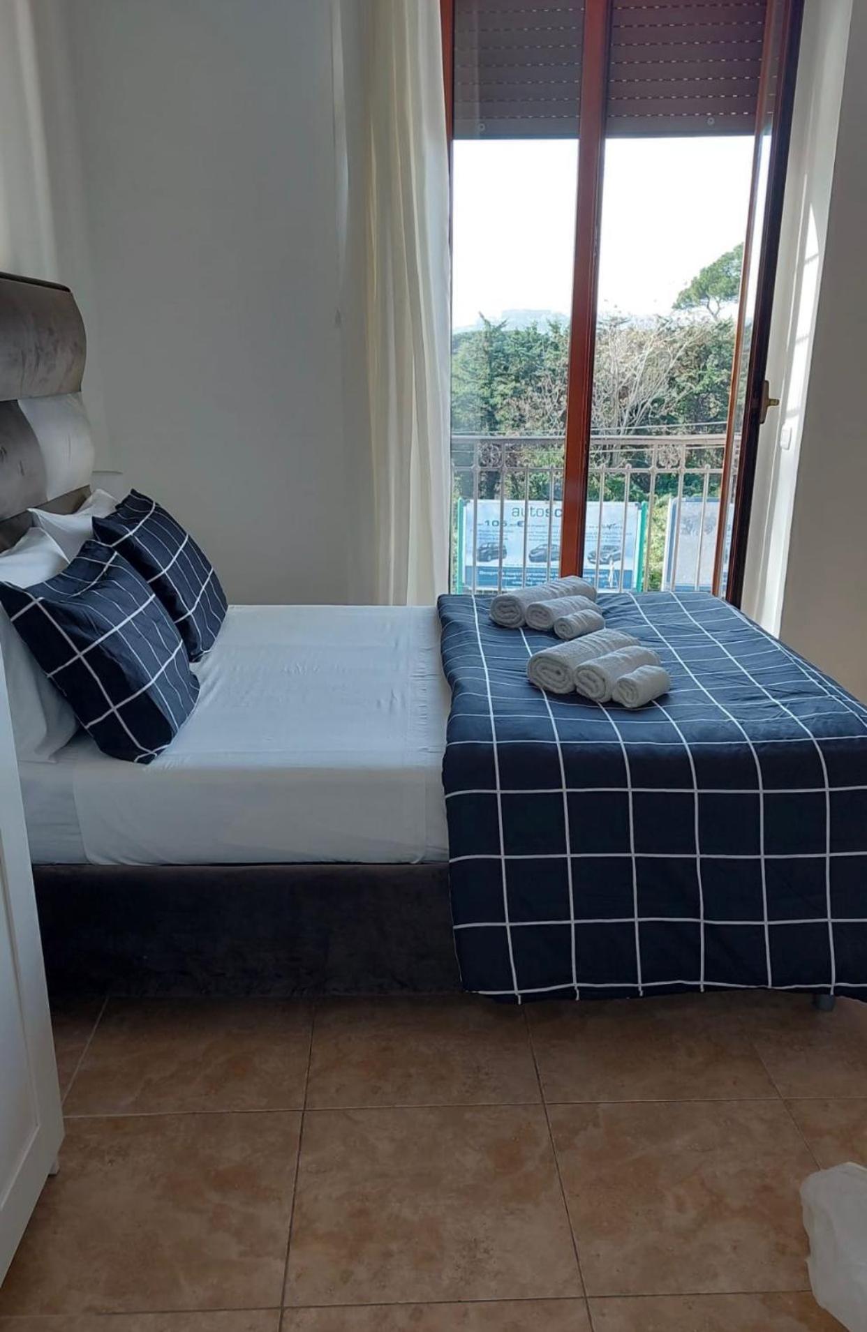 Miris Home Fast And Comfortable With Self Check In 8 Minutes Walk Near Naples Airport Kültér fotó