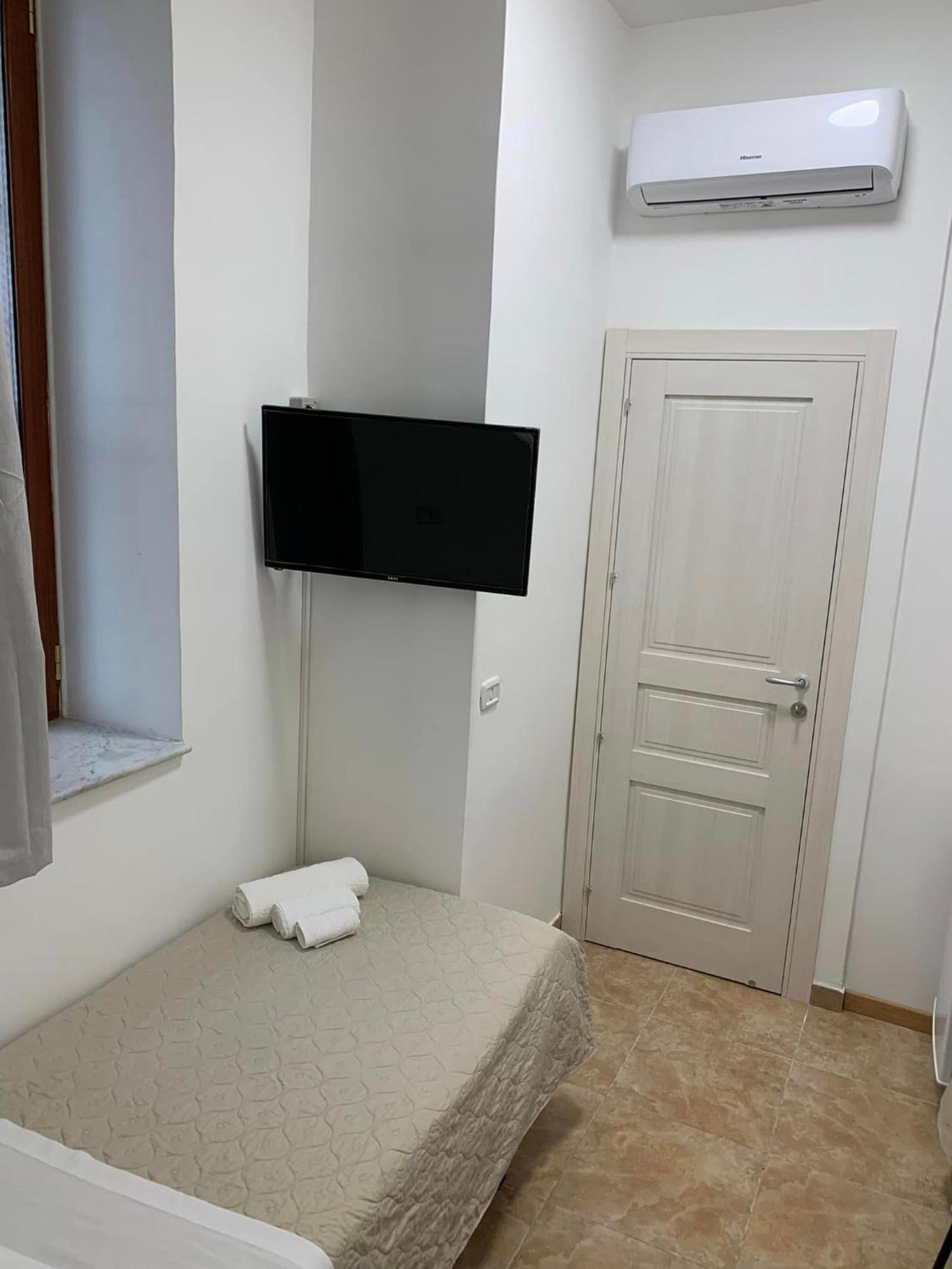 Miris Home Fast And Comfortable With Self Check In 8 Minutes Walk Near Naples Airport Szoba fotó
