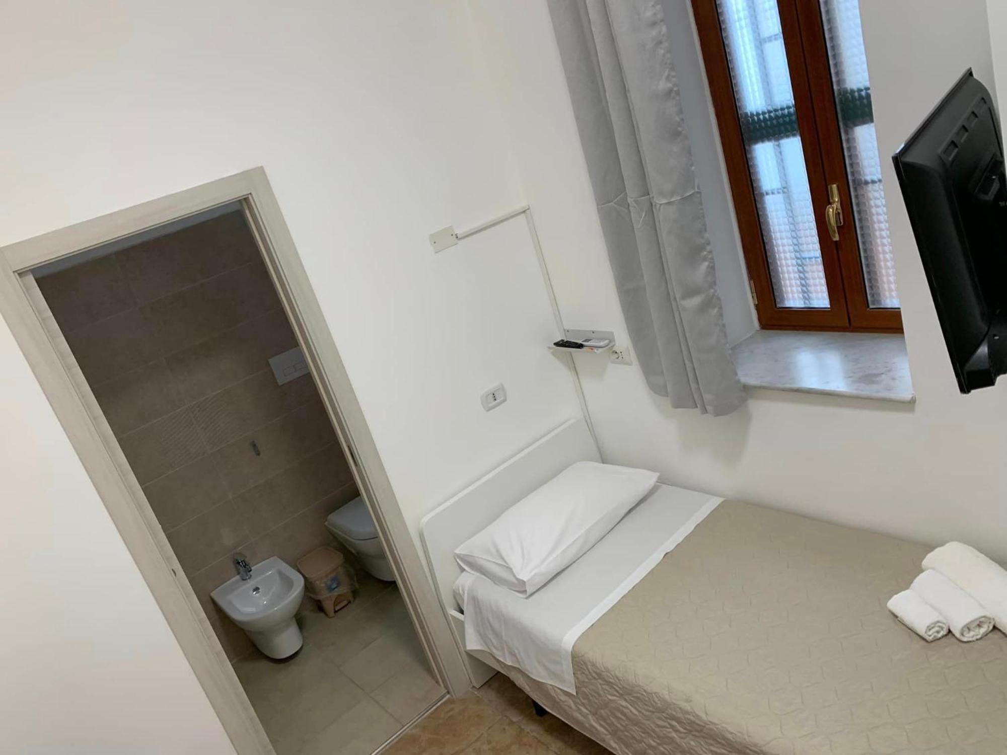 Miris Home Fast And Comfortable With Self Check In 8 Minutes Walk Near Naples Airport Kültér fotó